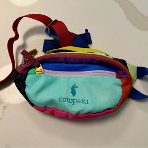 COTOPAXI del dia 1.5L belt bag. VGUC. one small make above the x (see photo)